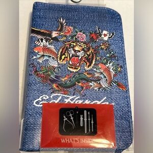 Ed Hardy 7 pc Men's Essential Travel Grooming Kit Gift set W/Case Tiger
